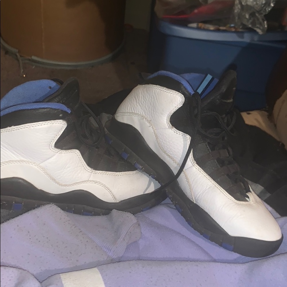 Shoes - Picture 2 of 3